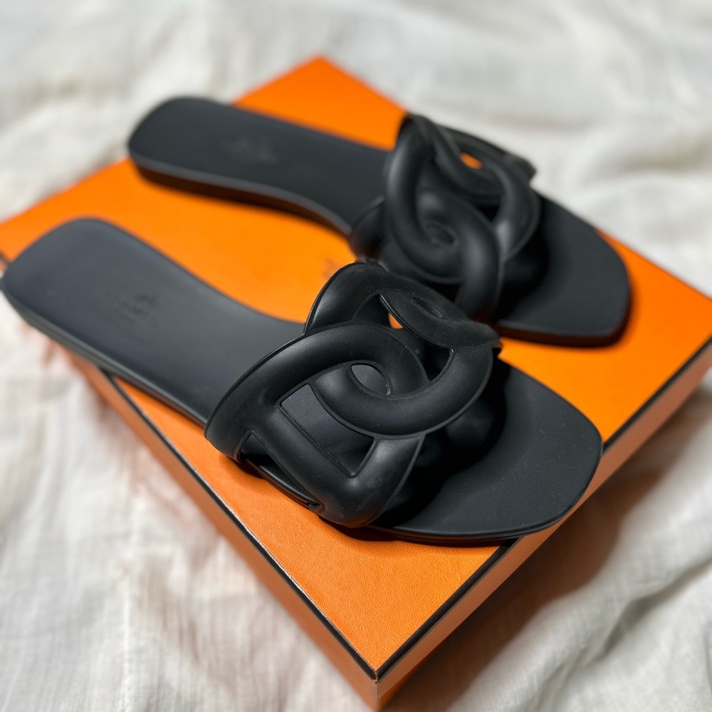 Authentic Hermès Aloha Sandals Women Size 9 /BARELY WORN